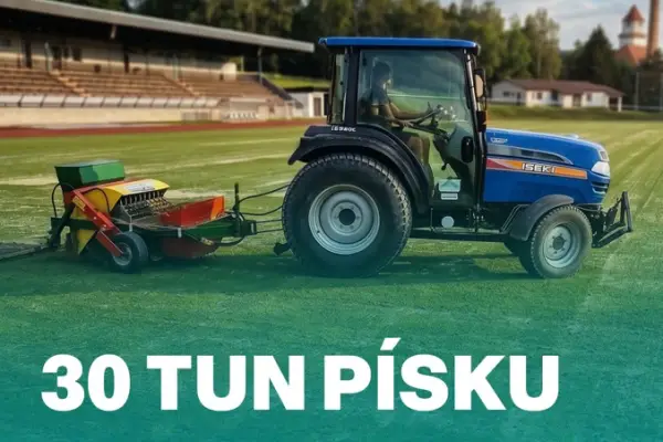 30 tun písku na jedno hřiště? Ano, i tak vypadá péče o kvalitní trávník!